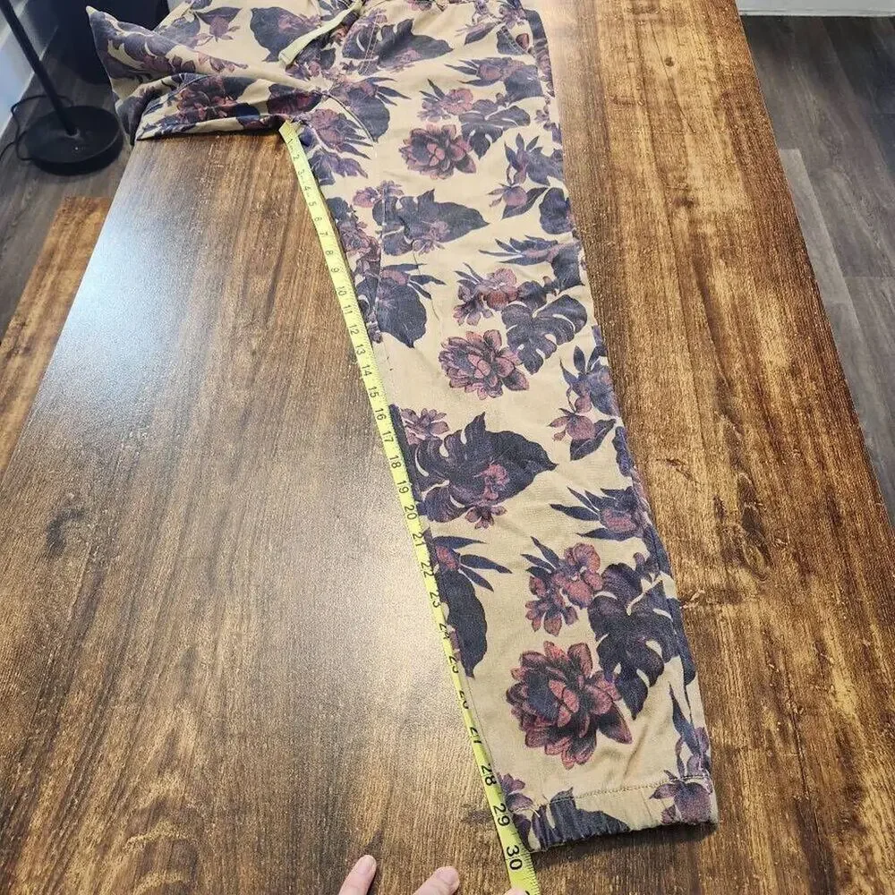 Holton floral joggers size small